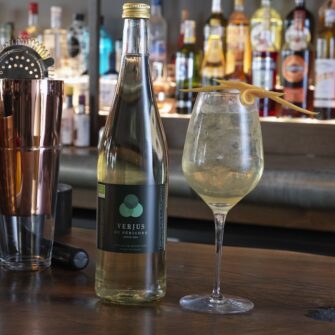 Cocktail "Eymet Moi" à base de Gin, de vin blanc et de verjus signé Mathieu Léonard